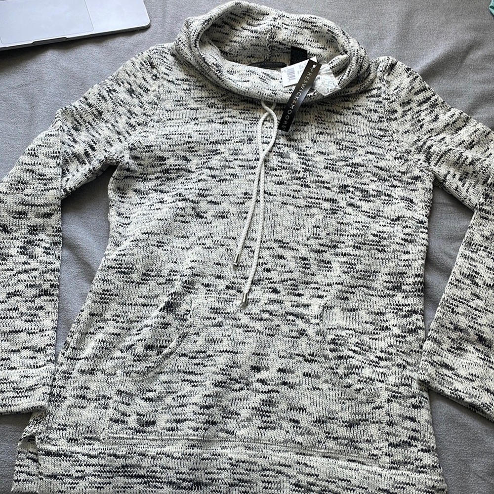 NEW Preswick and Moore Gray Turtle Neck Sweater
